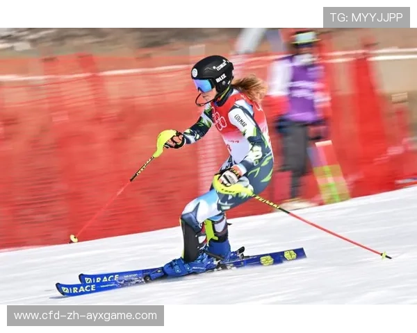 冬奥滑雪大回转选手节奏极稳 冬奥滑雪大回转选手节奏极稳