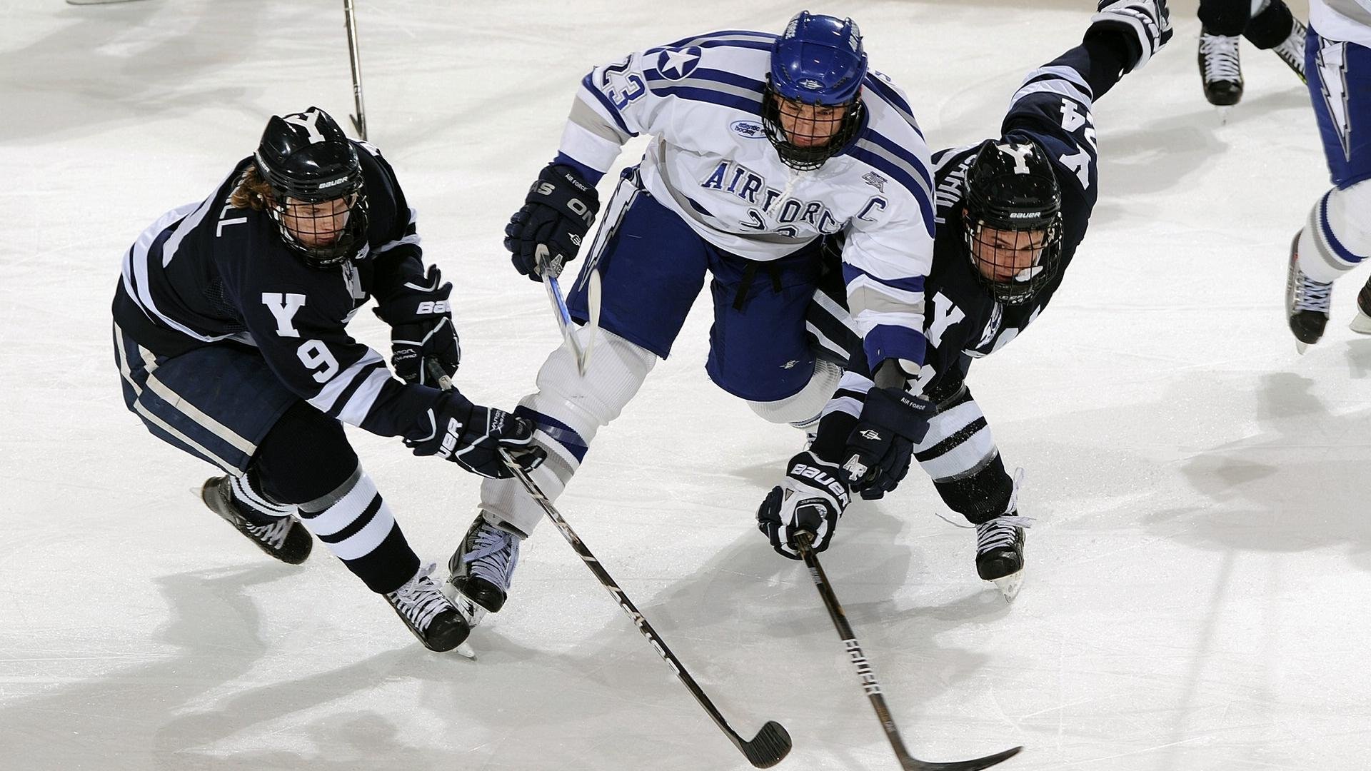 “尼古拉斯·桑特基的防守与进攻兼备,为阿根廷美洲狮队带来致命威胁”